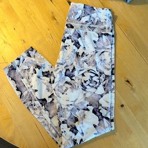 Trendy leggings - purple floral